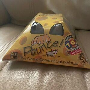 Pounce! Cat-n-Mouse Game New Sealed Fun Family Night Board Gaming Kids Adults